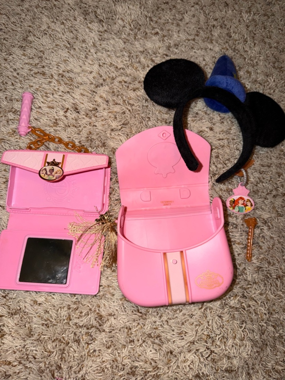 Disney themed items: purses and headbands for girls. - Picture 6 of 6